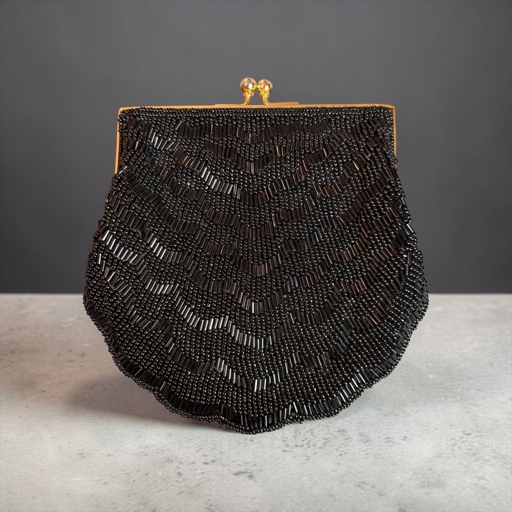 VINTAGE BLACK BEADED EVENING BAG — ART DECO STYLE CLUTCH W/ GOLD KISS LOCK CLAM